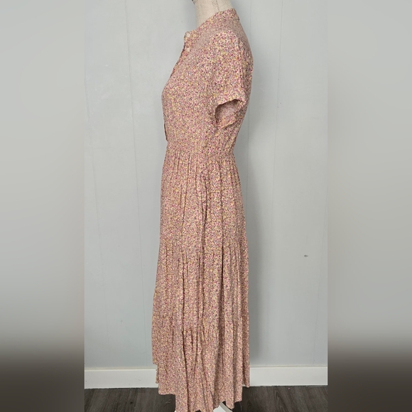 Chic Pink Floral Midi Dress - Picture 3 of 10